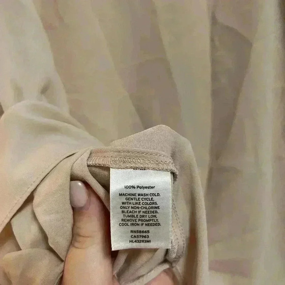 NWT - Chelsea28 - Women’s Loose Fitting Cream Tank Top Blouse - Size M - Picture 9 of 9